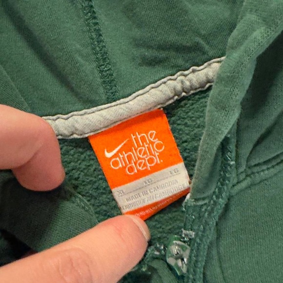 Vintage Y2K Forest Green Zip Up Nike Hoodie - Picture 2 of 6